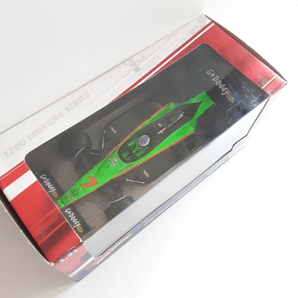 Hot Wheels 2010 Danica Patrick #7 GoDaddy Andretti IndyCar 1:24  NEW - Picture 2 of 8